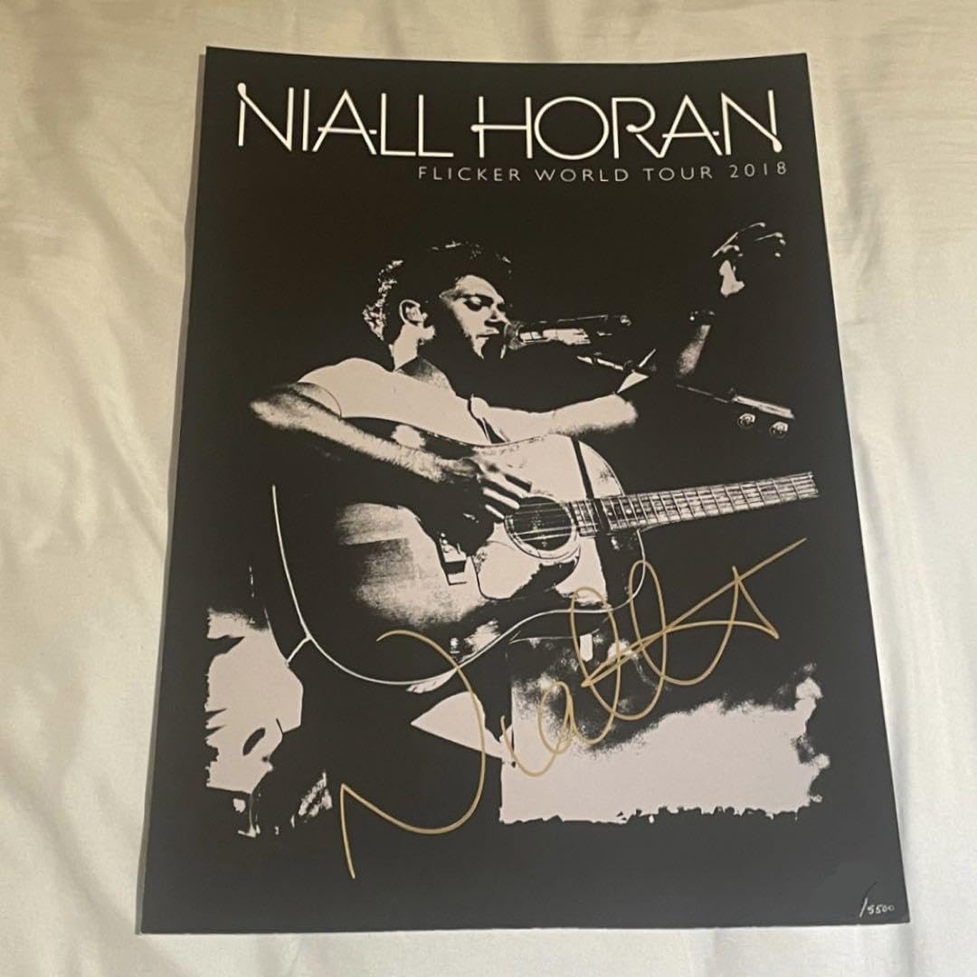 Niall Horan 直筆サインポスター Amazon.co.jp: Niall Horan サインポスター 8B : おもちゃ